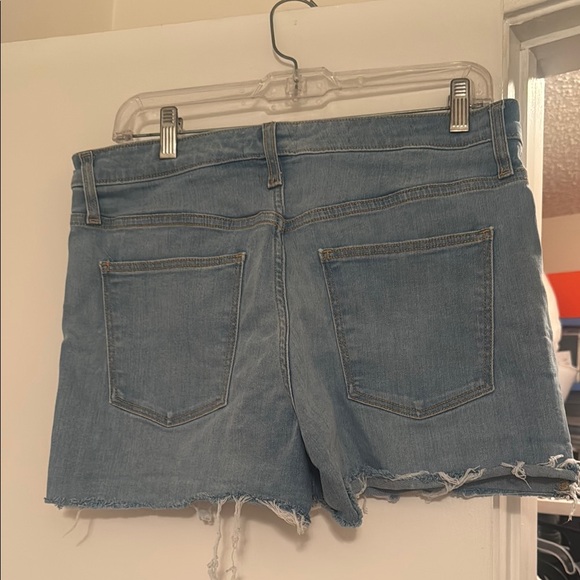 Universal Thread Blue Jean Shorts Distressed Cut-Off - Picture 3 of 3